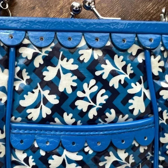 Frill by Vera Bradley, Blue Lagoon, crossbody purse - Picture 4 of 12